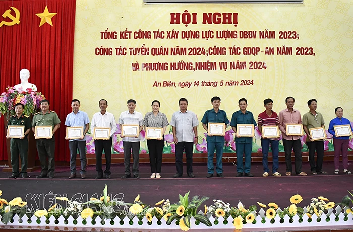 6.444 công dân huyện An Biên trong nguồn sẵn sàng nhập ngũ